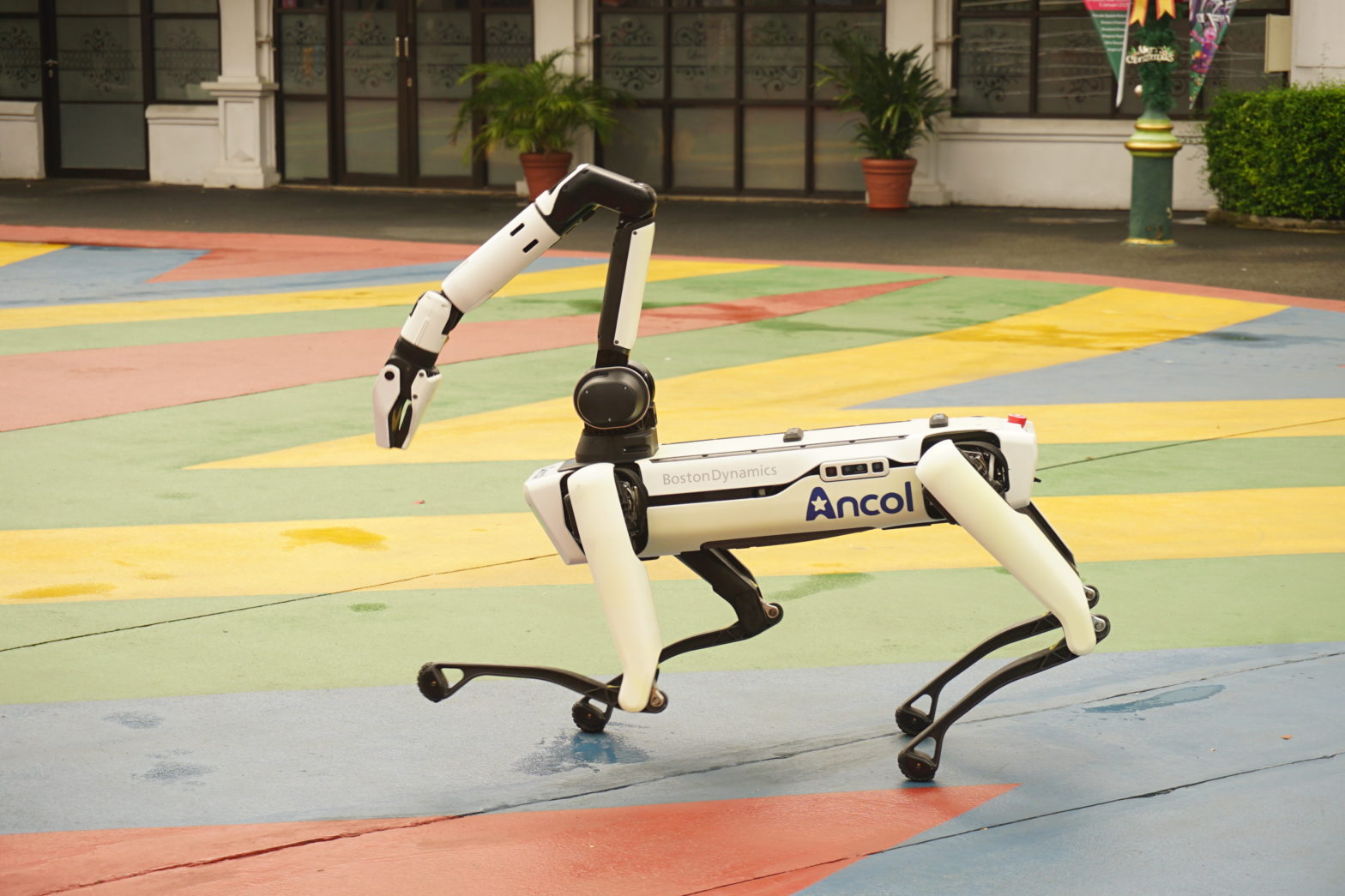 Pertunjukan Robot Terbesar Terbaik dan Pertama di Indonesia